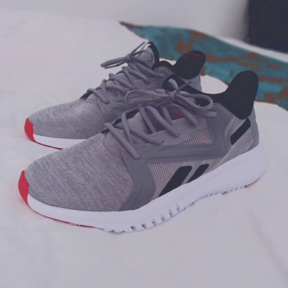Reebok Hyperbium -- secret of season -- bold/trump